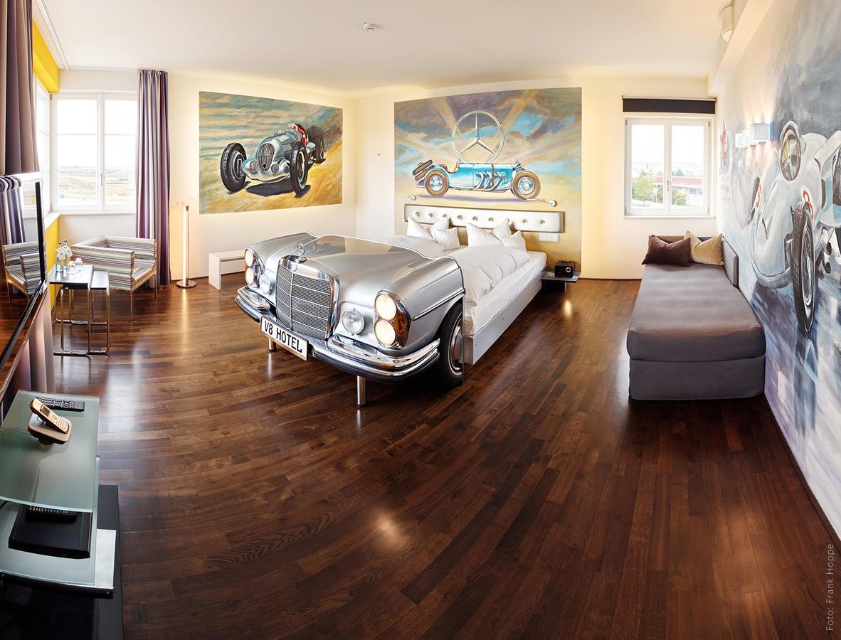 V8 Hotel Classic Motorworld Region Stuttgart Böblingen Eksteriør bilde